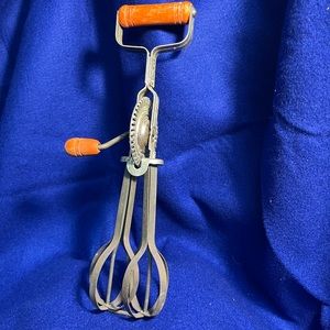 vintage antique hand egg beater 1920’s
